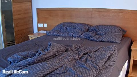 Reallifecam - Annet And Guest Guy Have Amazing Sex And Orgasm On The Bed 27.10.2024 [FullHD 764P]