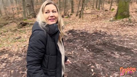 DaddysLuder - Unten ohne unterwegs und richtig geil gepisst [FullHD 1080P]