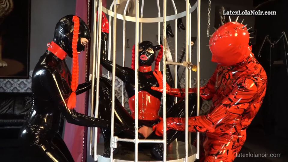 Rubberdolls - Latex Lara And Lola Noir - Used In The Birdcage [HD 720P]