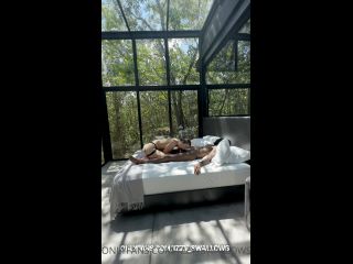 OnlyFans -  baddies_gallery (baddies_galleryy) - Izzy Swallows [FullHD 1080P]