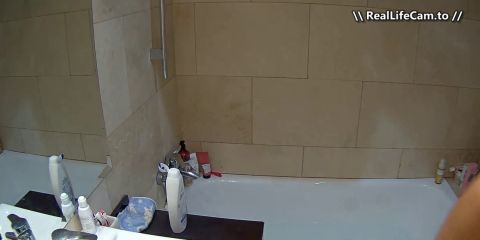 Reallifecam - Ulyana And Taylor Make A Sexi Bath Ans Wash Pussy 11.08.2025 [SD 616P]