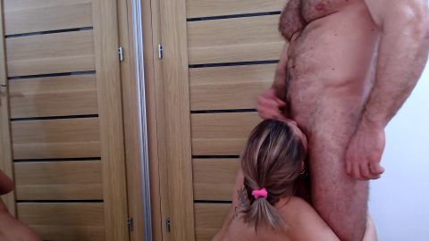 LauraDee - Süßes mädchen wird in den hals gefickt - Cumshot tief in ihre kehle und... [FullHD 1080P]