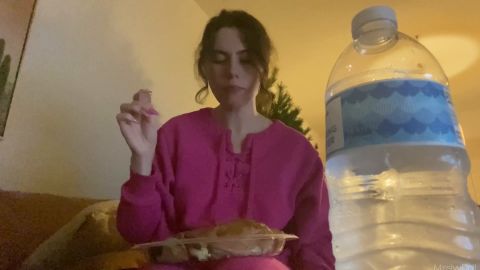 MissIvyDoll - Mommy Eats Dinner [UltraHD 4K 3840P]