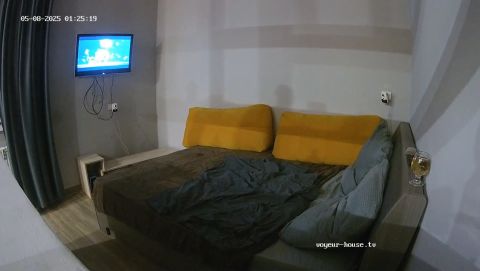 Dolph Libusa Making Out, Bj Handjob, Interrupted By Julia And Swen 2025-05-08 [HD 720P]