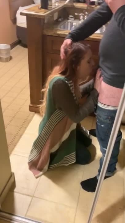 Preview for Quick Blowjob And Swallowing Before A Concert