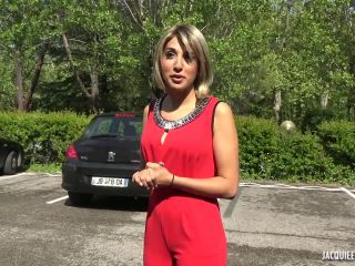 Assia, 25, Receptionist