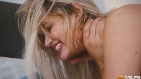 Novella Night - Deep In The Night! [4K 1152P]