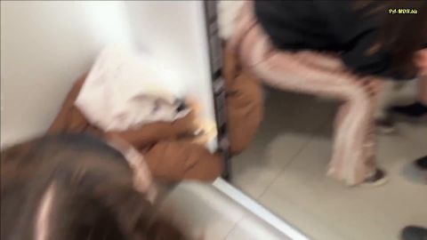 LeMaSnuSnu - Riskanter Blowjob in der Umkleide - Wir wurden wirklich erwischt [FullHD 1080P]