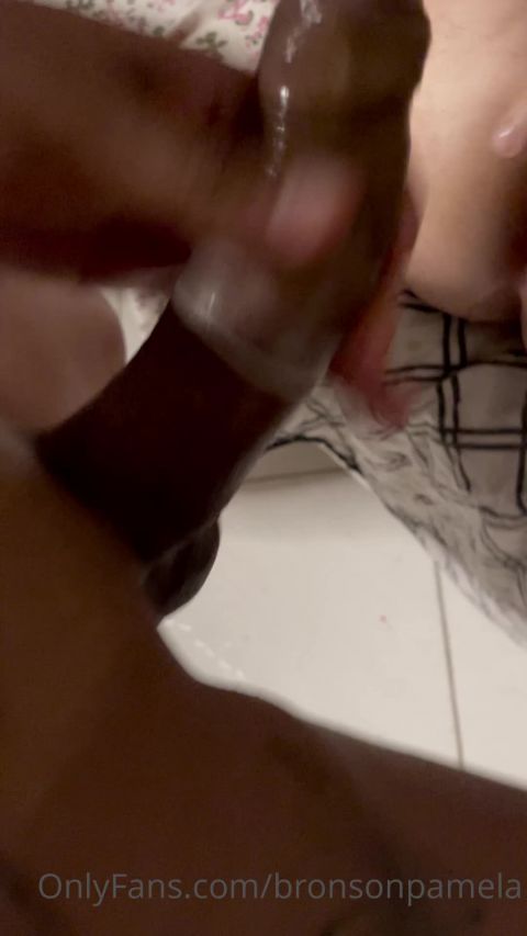 OnlyFans 2021-06-11-2133670358