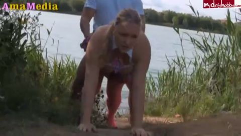 sweetLuci - Am See gefickt in Babenhausen [HD 720P]