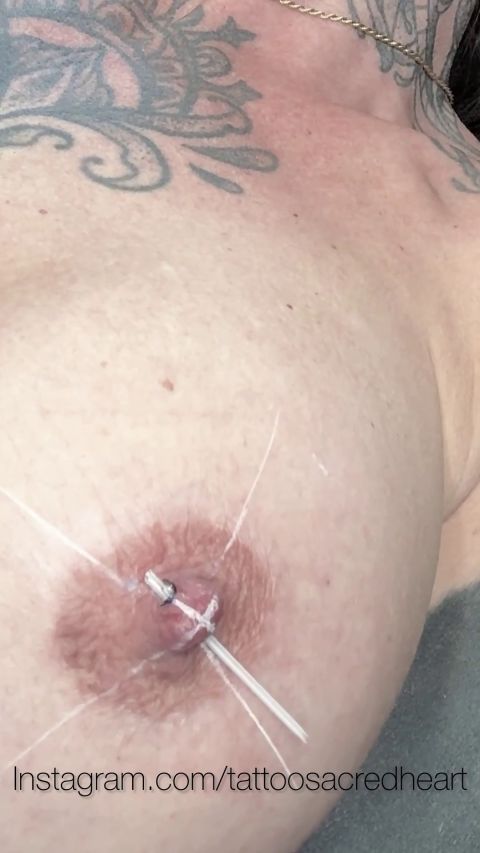 Nastasia_ink - Milf bekommt Nippelpiercings - Eine mutige und sinnliche Erfahrung [FullHD 1080P]