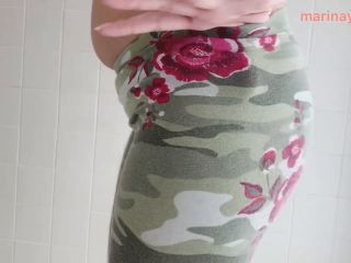 Leggings pooping and leggings peeing [HD 1280P] - Screenshot 4