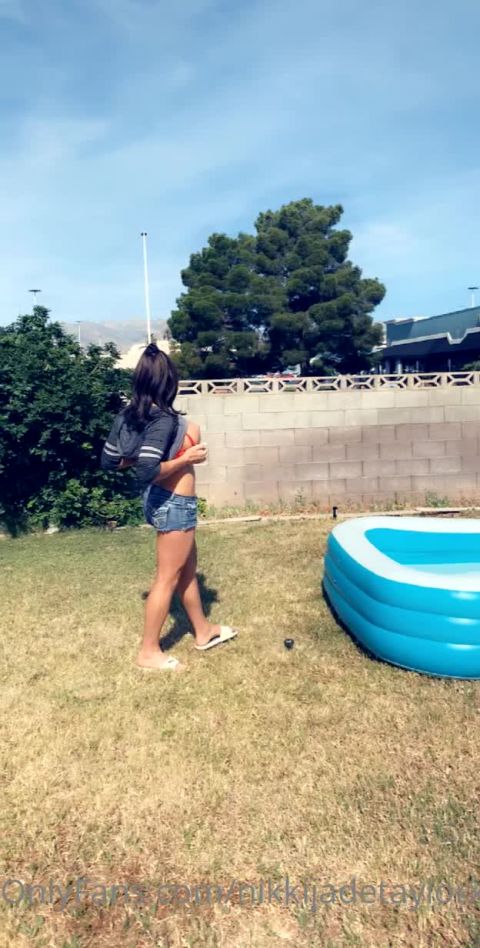 OnlyFans nikkijadetaylorxxx-14-05-2020-319621778-Flashing the ci